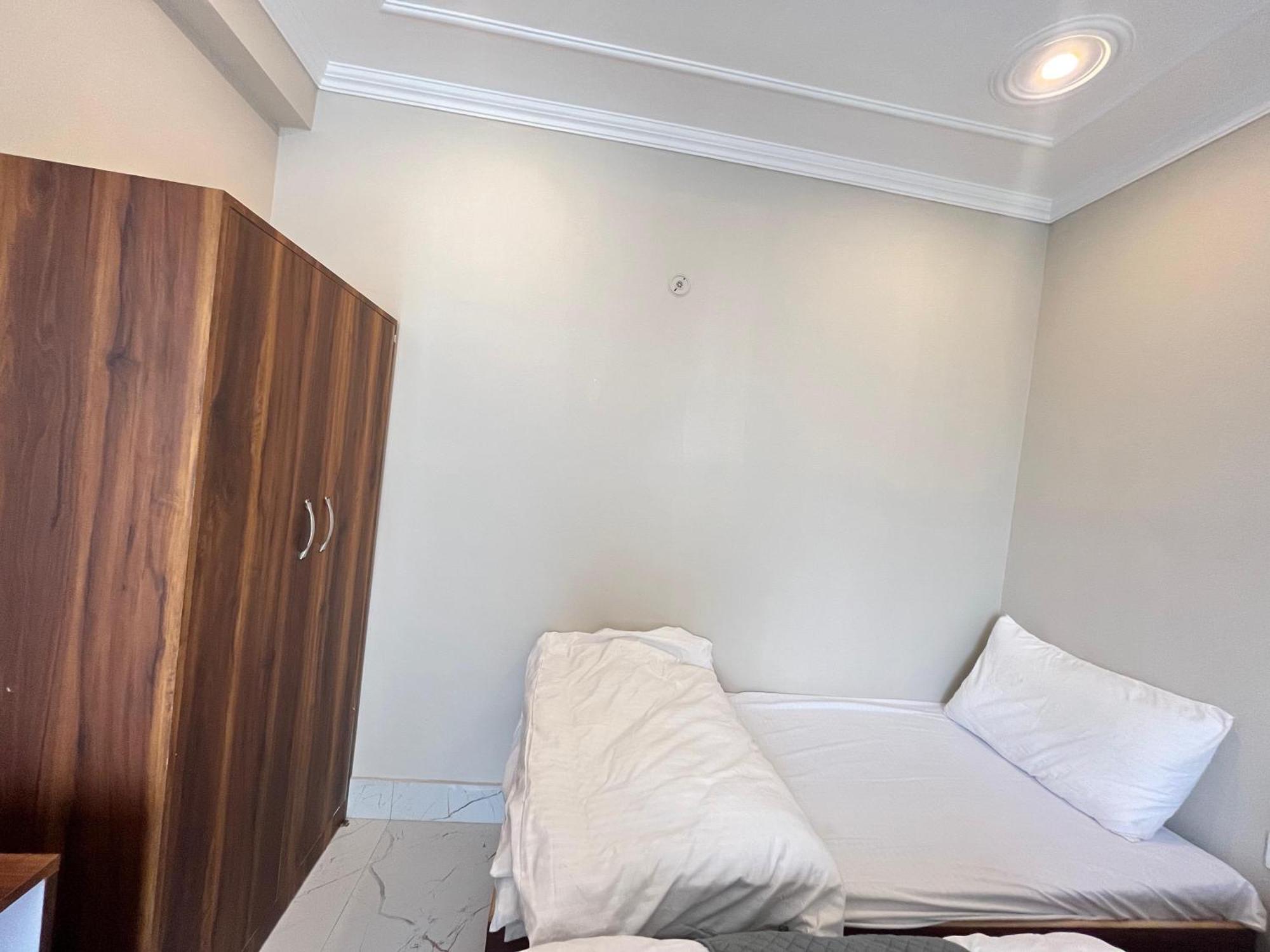 Hotel Grand Safari Kotdwāra Kültér fotó